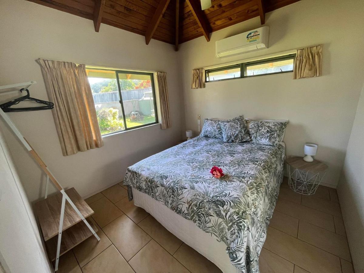 Paparei Beachfront Bungalows, Aitutaki Арутанга Екстер'єр фото